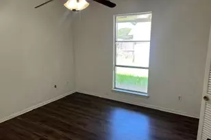 3810 Crater Lake Ct, Irving, TX 75062 - Photo 10