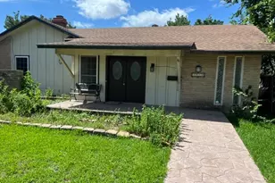 3810 Crater Lake Ct, Irving, TX 75062 - Photo 2