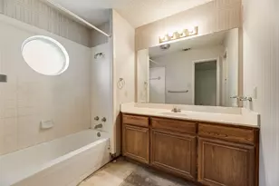 6010 Maple Leaf Dr, Arlington, TX 76017 - Photo 24