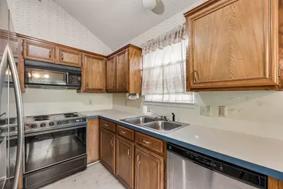6010 Maple Leaf Drive, Arlington, TX 76017 - Photo 18