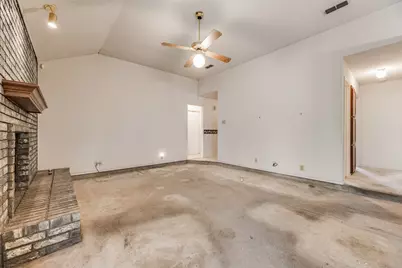 6010 Maple Leaf Drive, Arlington, TX 76017 - Photo 10