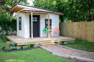 2324 Lake Air Dr, Waco, TX 76710 - Photo 2