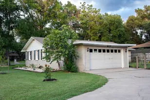 2324 Lake Air Dr, Waco, TX 76710 - Photo 4