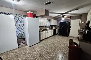 1003 W Angeline St, Groesbeck, TX 76642 - Photo 6