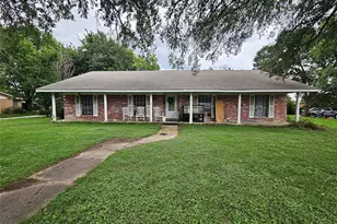 1003 W Angeline St, Groesbeck, TX 76642 - Photo 1