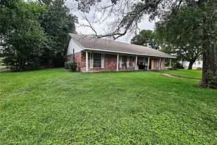 1003 W Angeline St, Groesbeck, TX 76642 - Photo 2