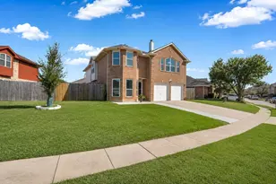 1253 Topeka Dr, Saginaw, TX 76131 - Photo 2