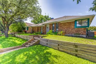 1207 Magnolia Dr, Carrollton, TX 75007 - Photo 2