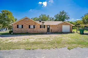 610 N Camden St, Dublin, TX 76446 - Photo 1