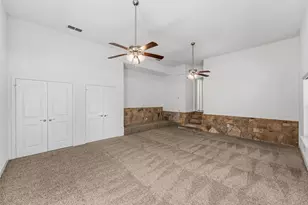1404 Creekford Dr, Arlington, TX 76012 - Photo 16