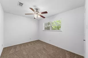 1404 Creekford Dr, Arlington, TX 76012 - Photo 24