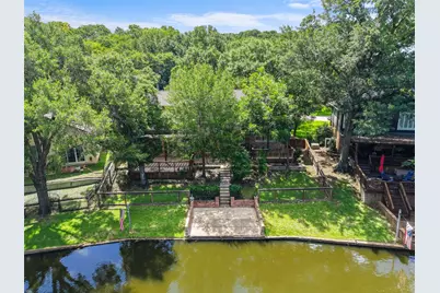 1404 Creekford Drive, Arlington, TX 76012 - Photo 38