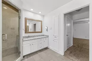 1404 Creekford Dr, Arlington, TX 76012 - Photo 22