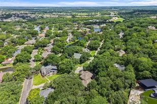 1404 Creekford Dr, Arlington, TX 76012 - Photo 36