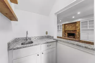 1404 Creekford Dr, Arlington, TX 76012 - Photo 8