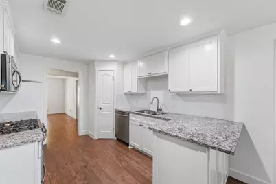 1404 Creekford Drive, Arlington, TX 76012 - Photo 10