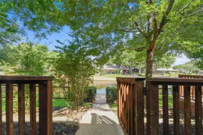 1404 Creekford Drive, Arlington, TX 76012 - Photo 32