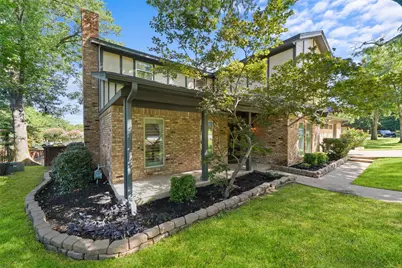 1404 Creekford Drive, Arlington, TX 76012 - Photo 2