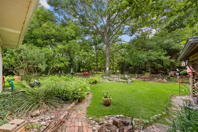 325 Oakwood Drive, Lancaster, TX 75146 - Photo 22