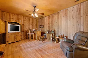 325 Oakwood Dr, Lancaster, TX 75146 - Photo 14