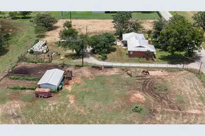 716 County Road 4757, Boyd, TX 76023 - Photo 32