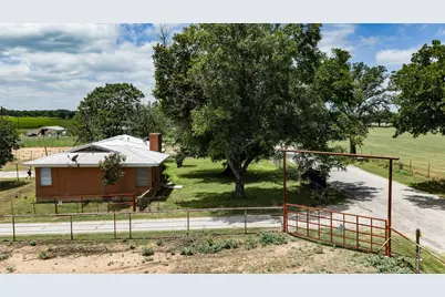 716 County Road 4757, Boyd, TX 76023 - Photo 2