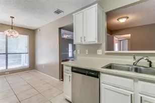 1633 San Francisco St, Carrollton, TX 75007 - Photo 14