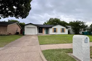 721 Lisa Ln, Cedar Hill, TX 75104 - Photo 4