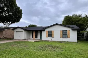 721 Lisa Ln, Cedar Hill, TX 75104 - Photo 2