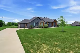 6909 Scarlett Wy, Godley, TX 76044 - Photo 2