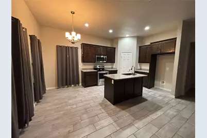 621 N Avenue B, Springtown, TX 76082 - Photo 6