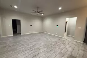 621 N Ave B, Springtown, TX 76082 - Photo 4