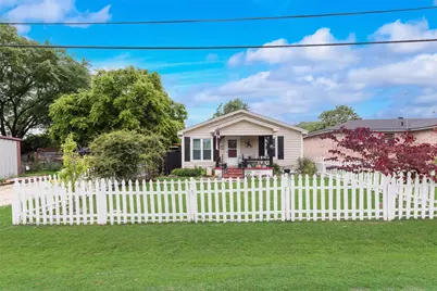 405 Pecan Street, Forreston, TX 76041 - Photo 2