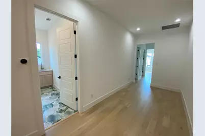 805 S Glasgow, Dallas, TX 75223 - Photo 10
