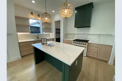 805 S Glasgow, Dallas, TX 75223 - Photo 4