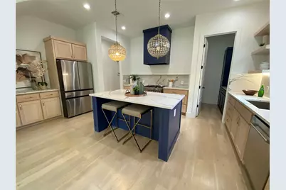 807 S Glasgow, Dallas, TX 75223 - Photo 2