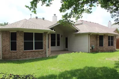 1070 Hillwood Drive, Saginaw, TX 76179 - Photo 14
