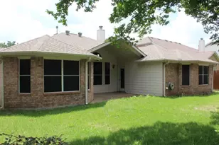 1070 Hillwood Dr, Saginaw, TX 76179 - Photo 14