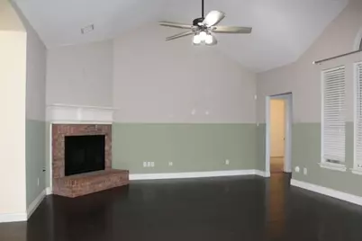 1070 Hillwood Drive, Saginaw, TX 76179 - Photo 4