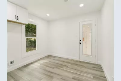 429 Harmon Road, Hurst, TX 76053 - Photo 8