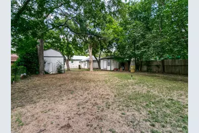 429 Harmon Road, Hurst, TX 76053 - Photo 16