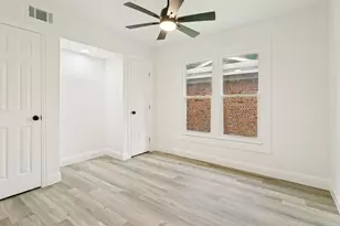 429 Harmon Rd, Hurst, TX 76053 - Photo 12