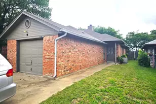 1007 Mitchell Ln, Burleson, TX 76028 - Photo 2