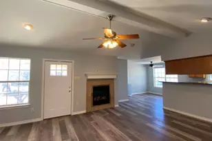 307 Coral Reef St, Gun Barrel City, TX 75156 - Photo 2