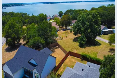 307 Coral Reef Street, Gun Barrel City, TX 75156 - Photo 4