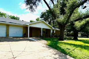 307 E 5th St, Kaufman, TX 75142 - Photo 2