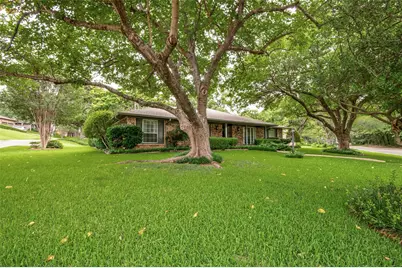 4700 Creekside Drive, Arlington, TX 76013 - Photo 2