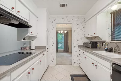 4700 Creekside Drive, Arlington, TX 76013 - Photo 10