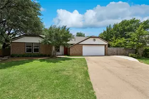 2206 Sexton Dr, Arlington, TX 76015 - Photo 1