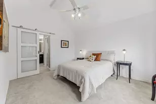201 Cimarron Trail, Irving, TX 75063 - Photo 16
